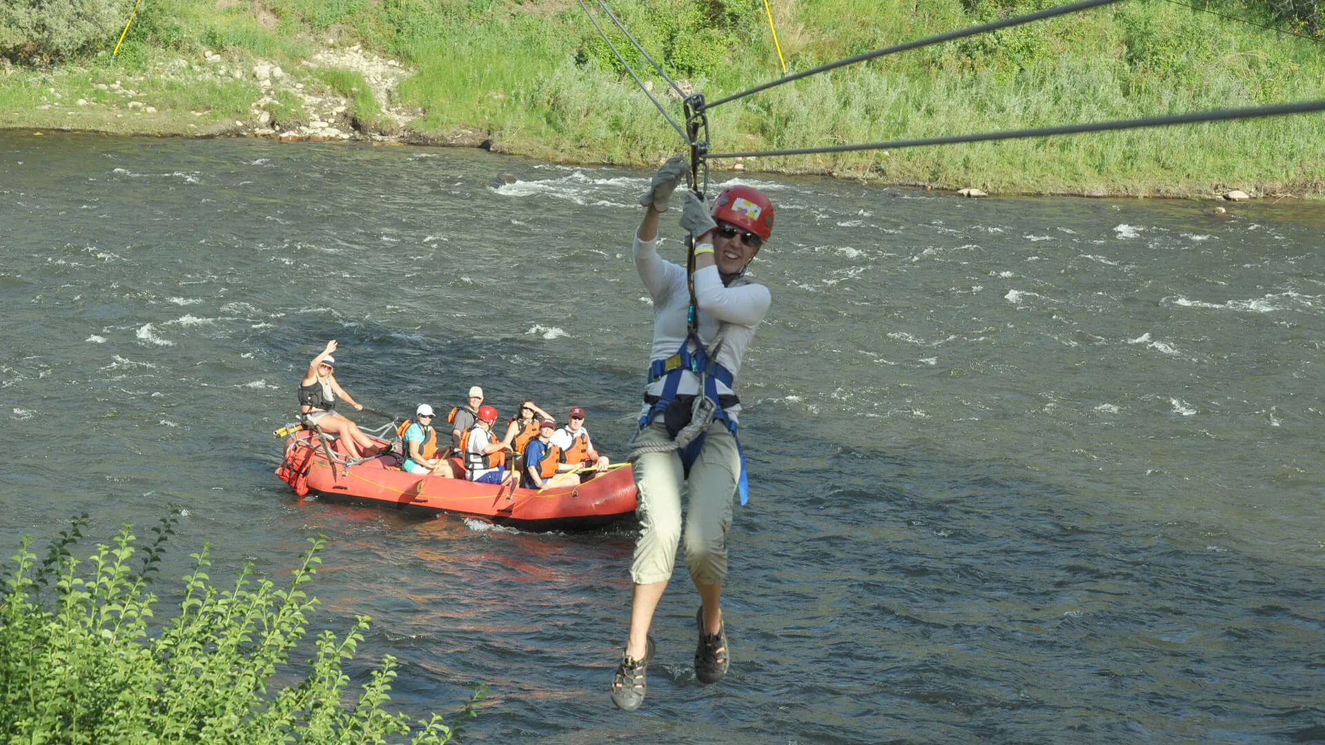 Rafting and Zipline Tour: from Side vs from Kundu